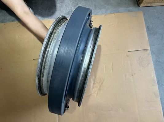 O plano corrido militar de borracha do polímero introduz inserções lisas da roda da corrida de 335/80R20 225/75R16C